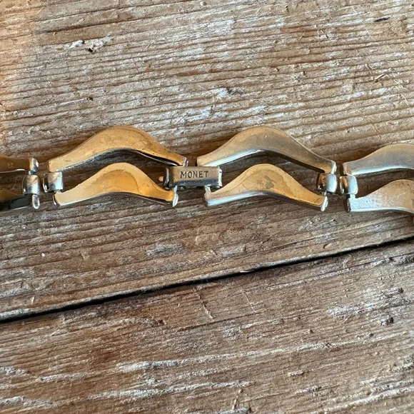 Vintage Monet Gold-tone Sculpted Wave Link Necklace - Picture 2 of 9